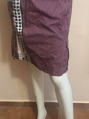 Branded mini skirt medium like new, multicolor