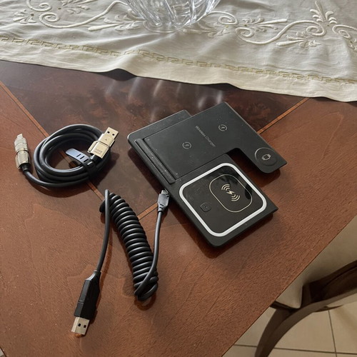 Wireless charging port 3-in-1 with 4-in-1 cable