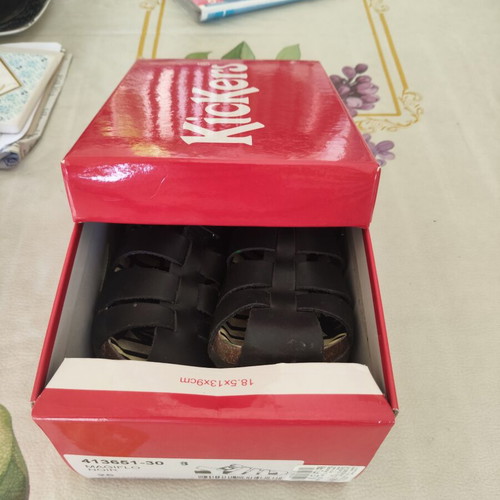 Kickers sandals size 25 like new, black kids shoes