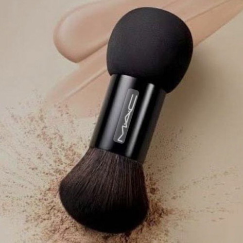 Mac Duo Brush new for foundation and powder