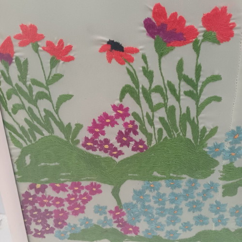 Embroidered painting used, dimensions 50cm x 39.5cm