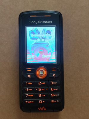 Sony Ericsson W200i vintage mobile phone used