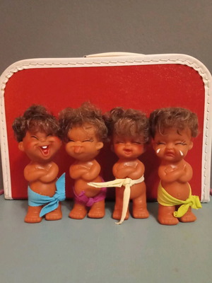 Collectible soft dolls set of 4 pieces like new vintage
