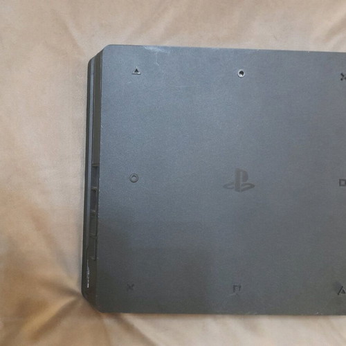 Playstation 4 slim 500GB σαν καινούργιο με 3 χειριστήρια και παιχνίδια
