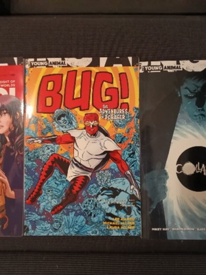 DC comics pack of 3 like new, English