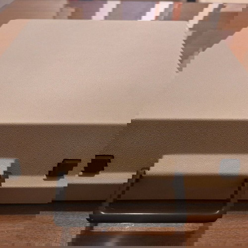 Γραφομηχανή Olympia-Aeg Traveller De Luxe μεταχειρισμένη, 80ς με βαλιτσάκι