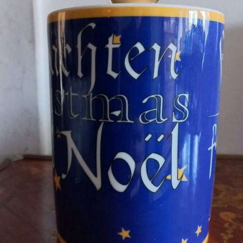 Porcelain jar for Christmas like new