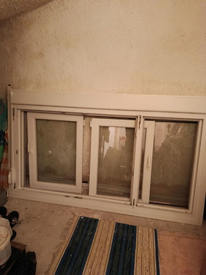 Synthetic window three-leaf complete with shutter and screen 2×1.18 new