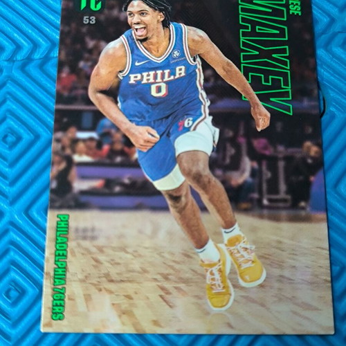 Set of 5 NBA Panini Top Class cards like new with LeBron James and others