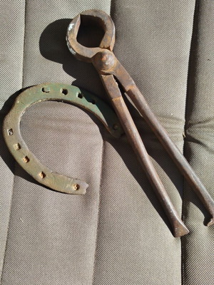 Farrier pincers used with horseshoe, rare vintage tool