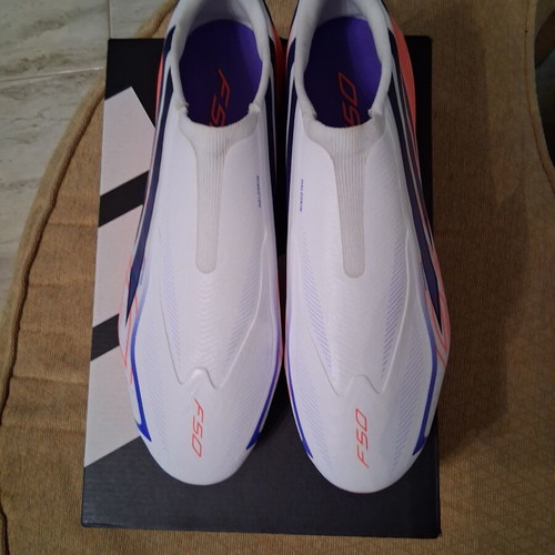 Adidas F50 Hyperfast Pro Laceless FG/AG football boots, size 42.5, white and red