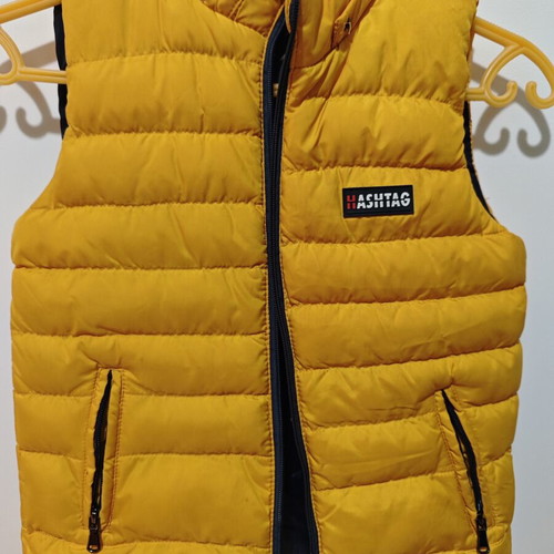 Hashtag sleeveless jacket for boys size 10 like new, yellow