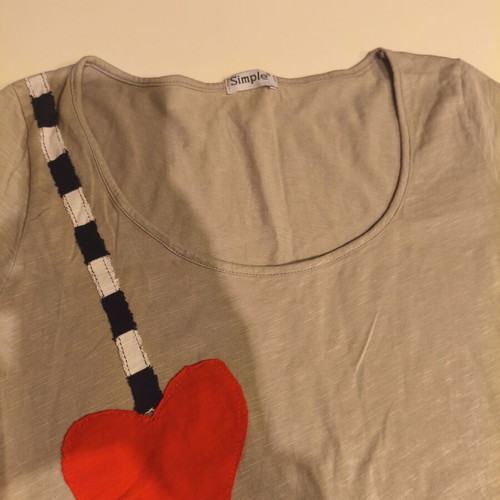 Simple women's T-shirt gray size S like new