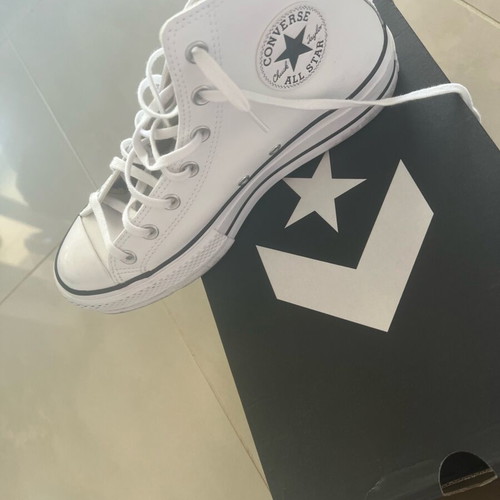 women's sneaker