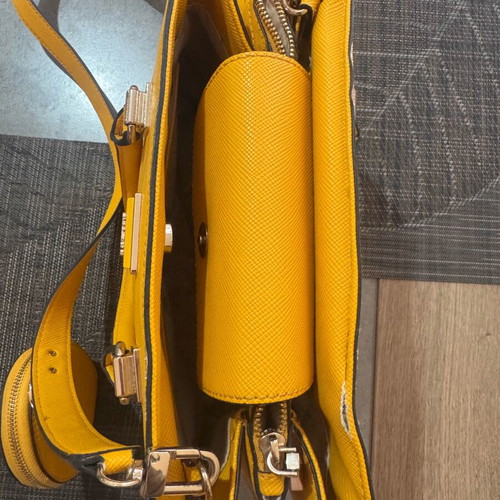 Guess bag used with minor scratch on corner