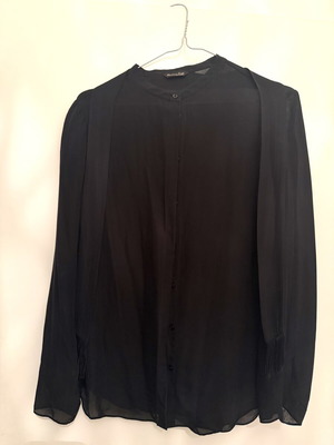 Massimo Dutti shirt black, like new, lightweight and elegant