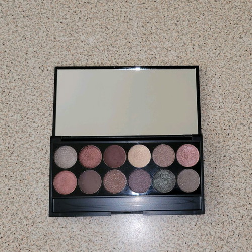 Sleek i-Divine Goodnight Sweetheart palette like new
