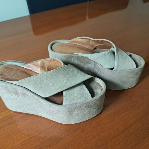 Jeffrey Campbell Cameron platform suede sandals like new, taupe, size 37