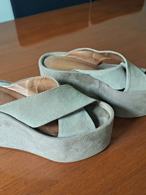 Jeffrey Campbell Cameron πλατφόρμες suede σαν καινούργιο, taupe, μέγεθος 37