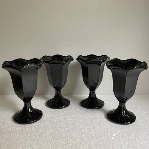 Vintage set of 4 black footed dessert glasses Fidenza Italy like new
