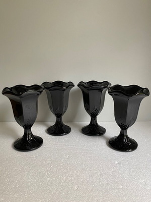 Vintage set of 4 black footed dessert glasses Fidenza Italy like new