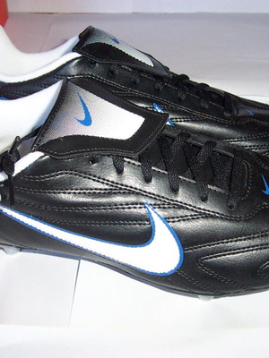 Nike Premier II SG football shoes new, size 43, black