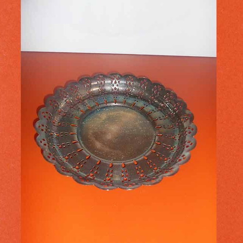 Metal Tray used, 24.5 cm diameter, table accessory