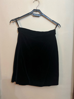 Mini velvet skirt