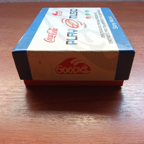Play Music board game collectible like new, Goody's Coca Cola Sony Music 2000s