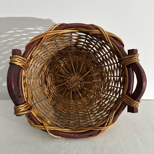 Wicker basket like new