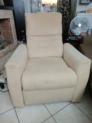 Πολυθρόνα μασάζ relax σαν καινούργιο με ανάκληση πλάτης και ποδιών