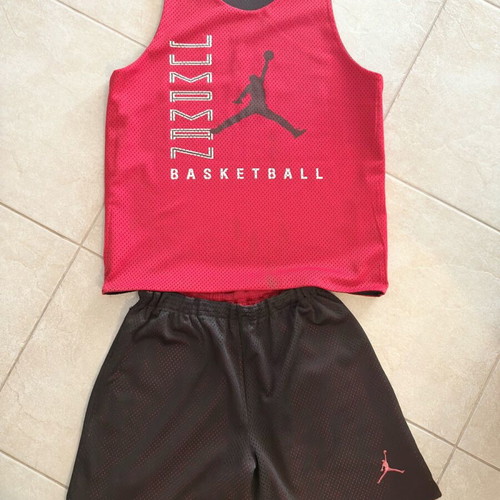 Jordan sportswear set like new, reversible, size L, black and red