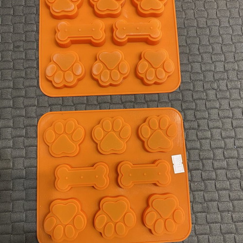 Silicone Paw & Bone Molds new, set of 2, orange