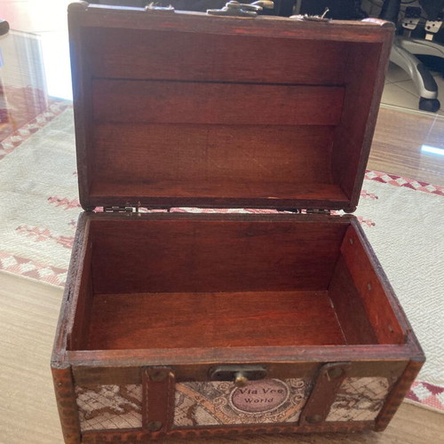 Wooden decorative chest themed "The Treasure of the Pirates" like new with leather details