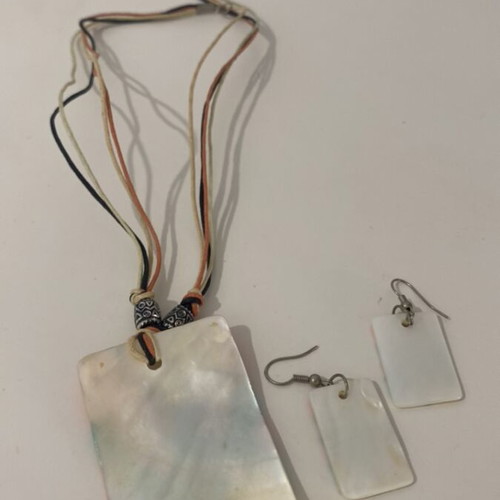 Handmade Indian jewelry set 3 pieces like new