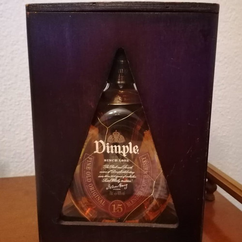 DIMPLE WHISKY 15 Years OLD SEALED in Wooden Box (21 Years in My Possession, 36 Years Old Today)