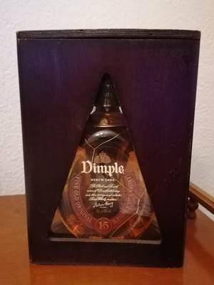 DIMPLE WHISKY 15 Years OLD SEALED in Wooden Box (21 Years in My Possession, 36 Years Old Today)