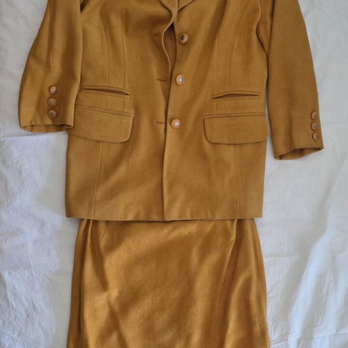 Vintage women's tailored set mustard color like new