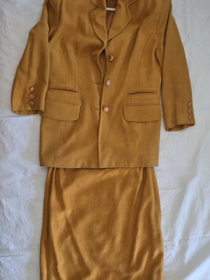 Vintage women's tailored set mustard color like new
