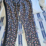 Women's thin leggings with flowers used, size S