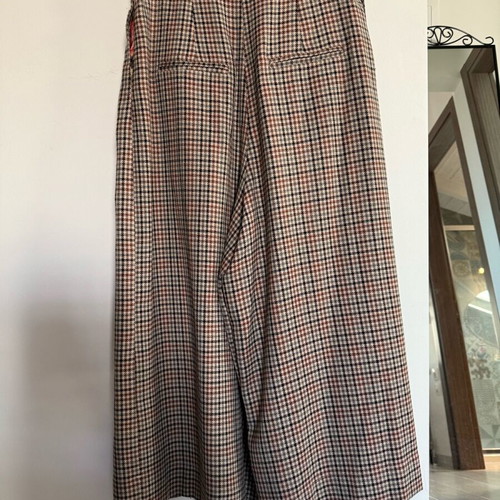 Madame Shou Shou pants like new with pleats and multicolored pockets
