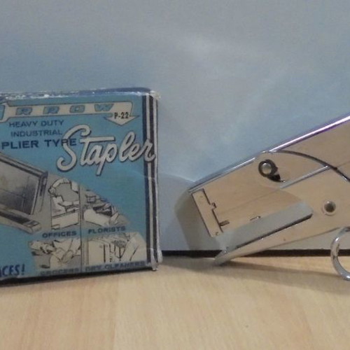 Arrow P-22 old American metal stapler used with spare parts