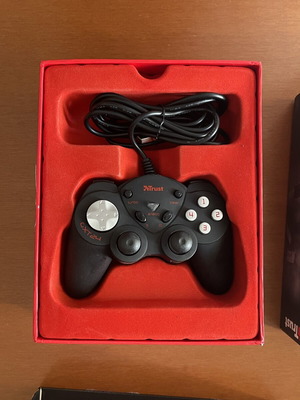 Trust GTX24 gamepad for PC like new, pack of 2