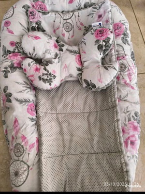 Baby nest like new