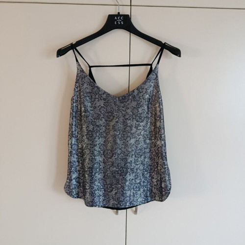 BSB top like new, black and silver, size M