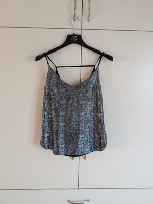 BSB top like new, black and silver, size M