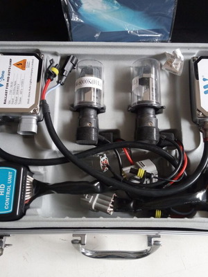 Bi-Xenon H4 Kit 6000K Cold White Lights Welldone new