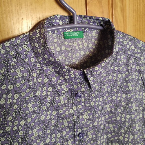 Benetton floral shirt XXS like new, blue cotton
