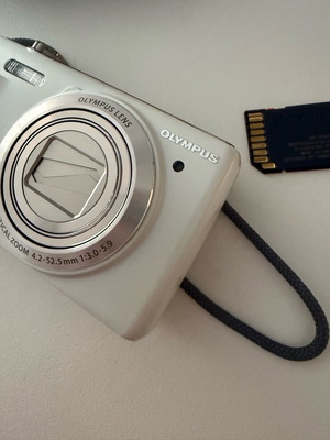 Olympus camera like new with Hama case and 16GB memory