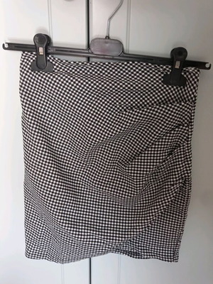 Mini Pencil Checkered Skirt Luigi New, Size M
